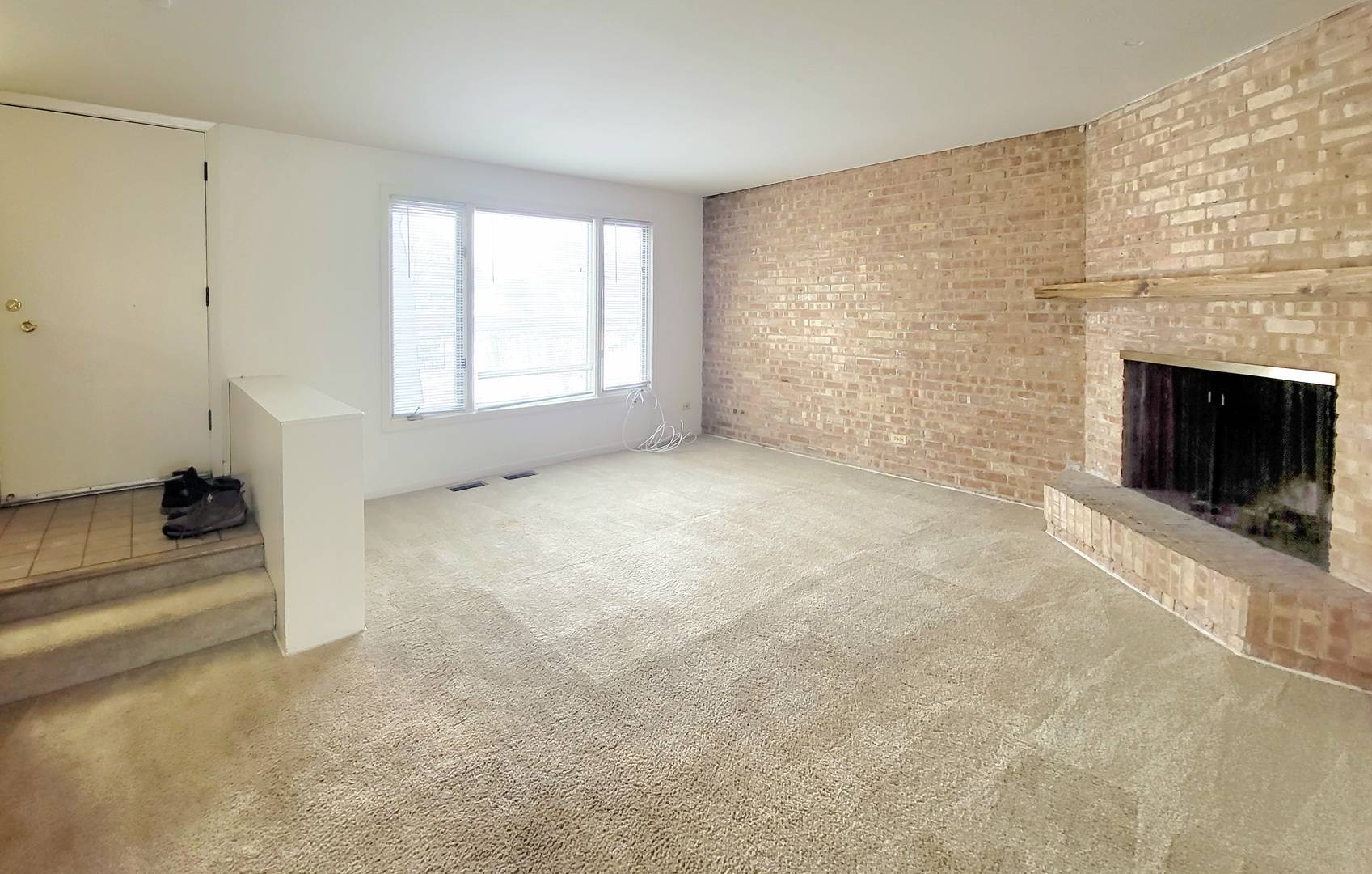 Barrington, IL 60010,712 Concord LN