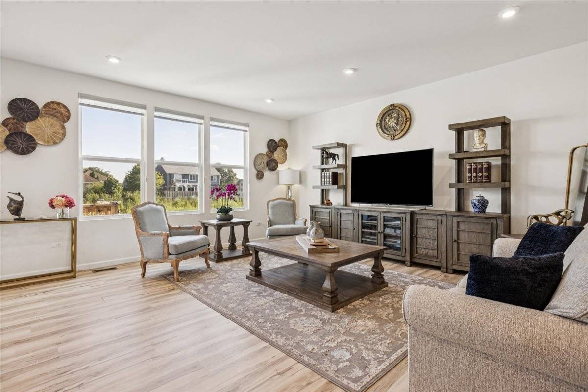 Algonquin, IL 60102,900 Treeline DR