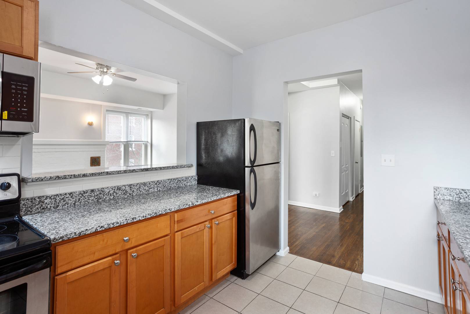 Chicago, IL 60626,1460 W Fargo AVE #310