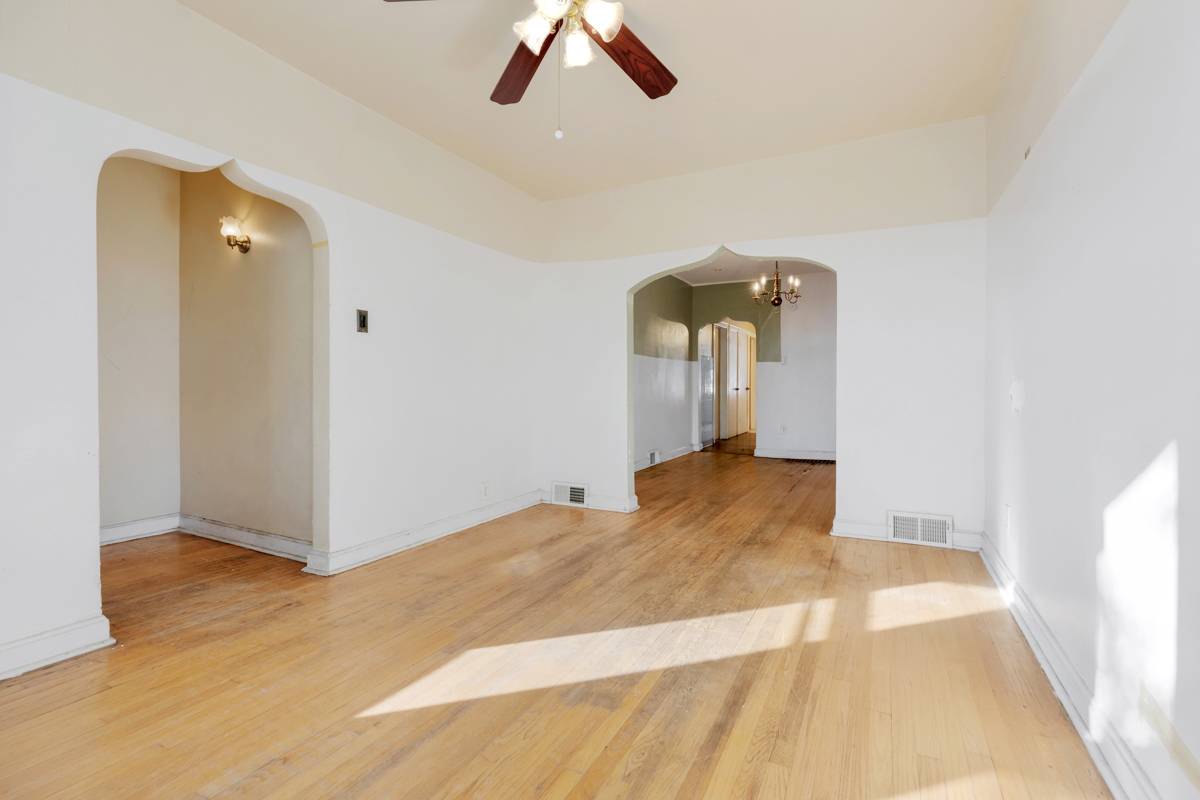 Chicago, IL 60620,8634 S Laflin ST