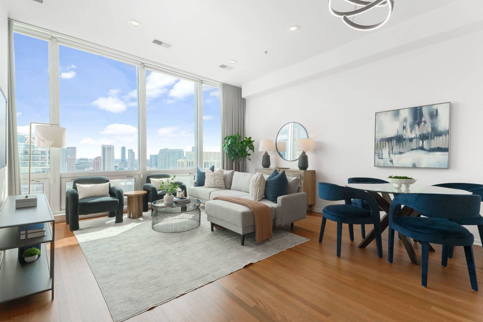 Chicago, IL 60654,500 W Superior ST #1907