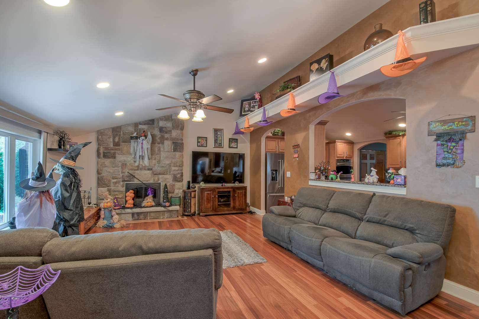 New Lenox, IL 60451,1605 S Regan RD