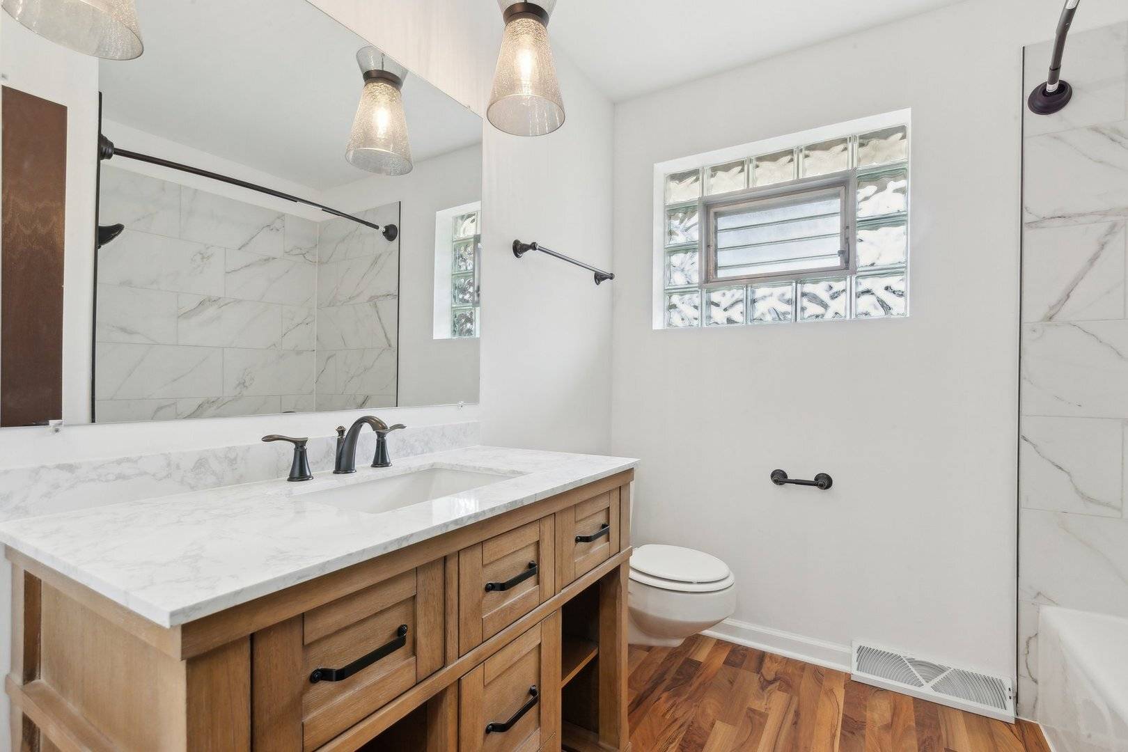 Palos Heights, IL 60463,6709 W Menominee Pkwy