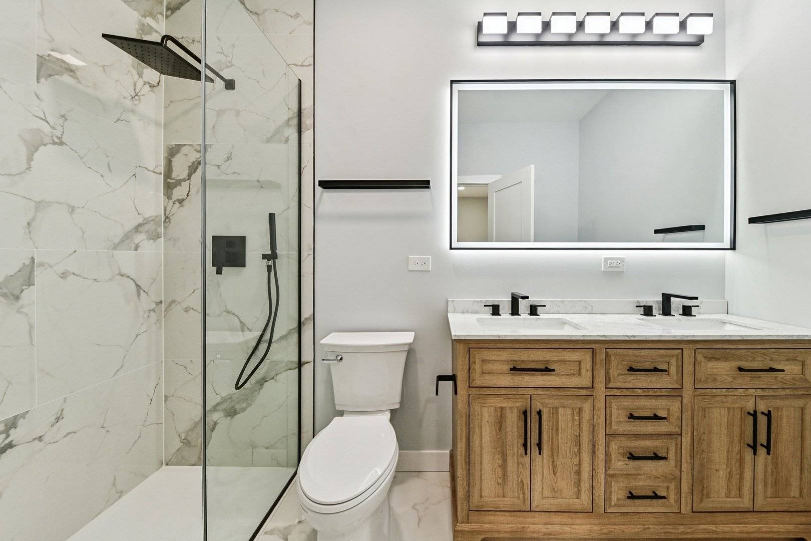 Villa Park, IL 60181,526 N Harvard AVE