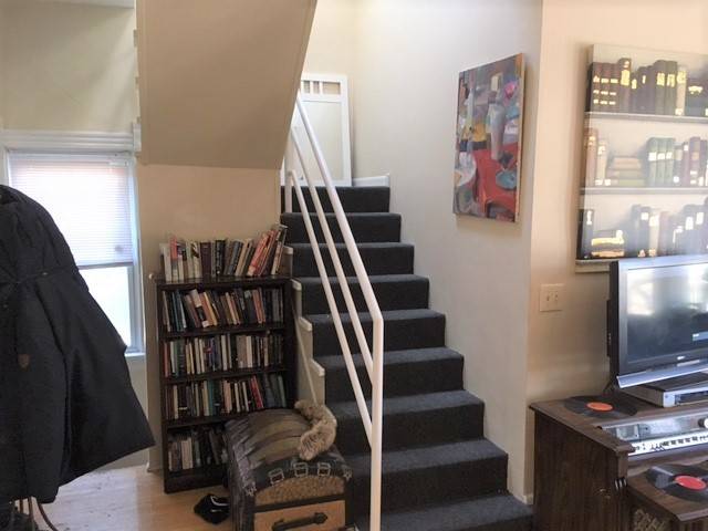 Chicago, IL 60657,1749 W Barry AVE