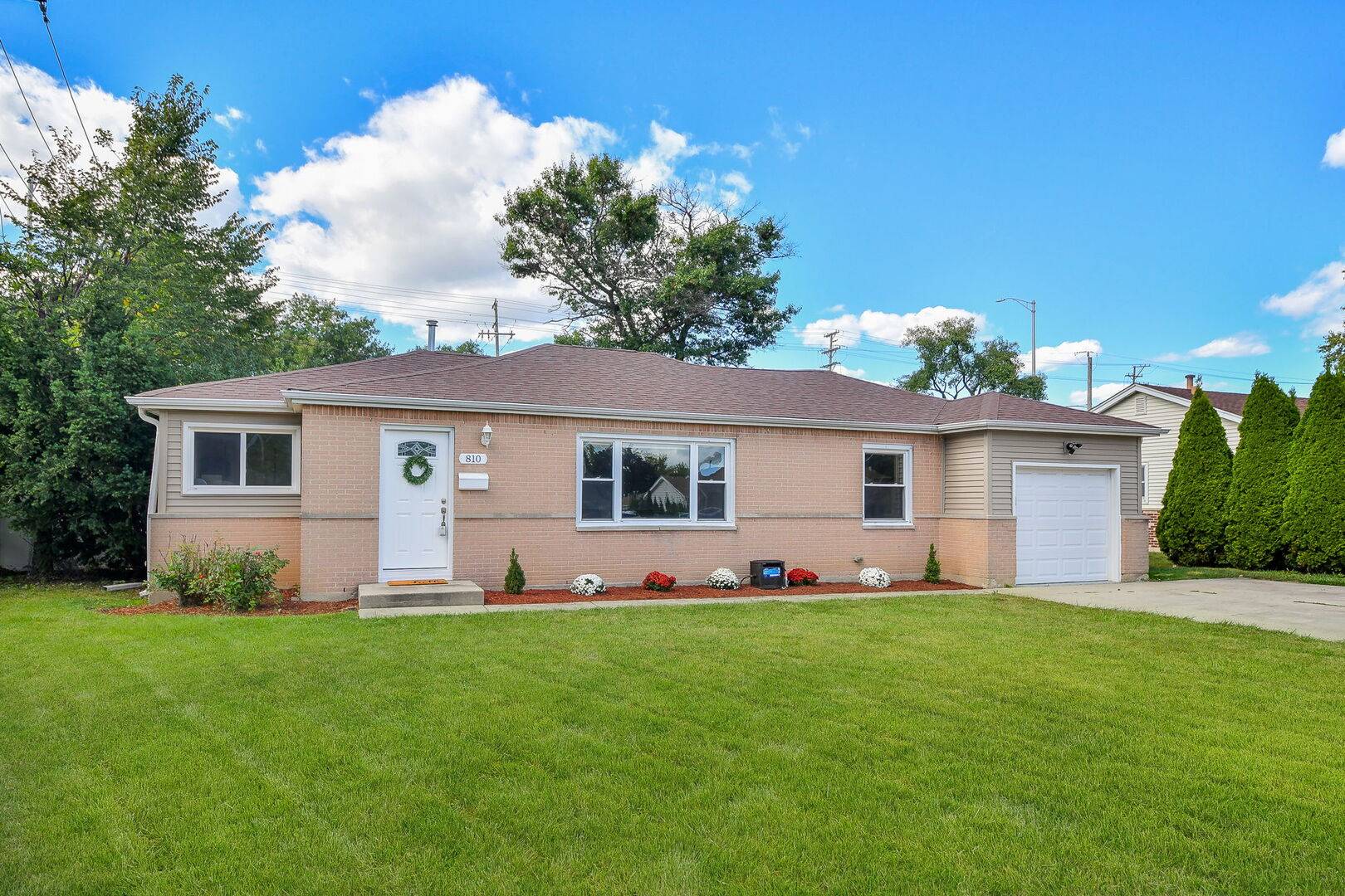 Hoffman Estates, IL 60169,810 Cumberland ST