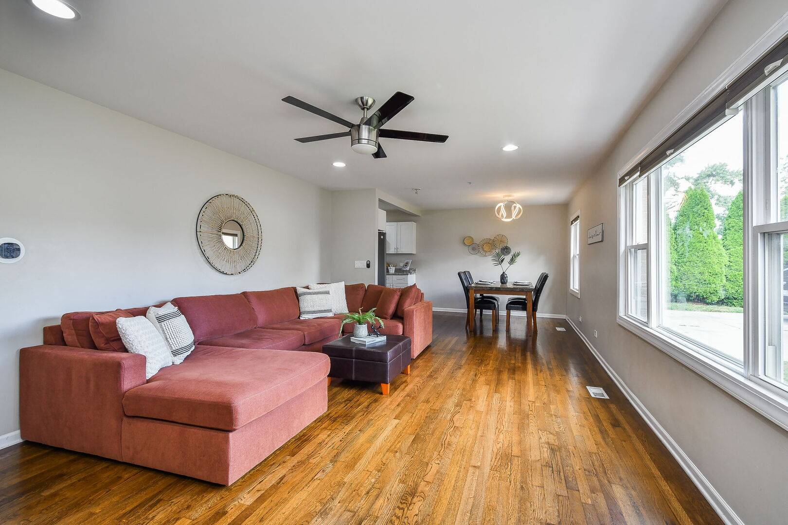 Hoffman Estates, IL 60169,810 Cumberland ST