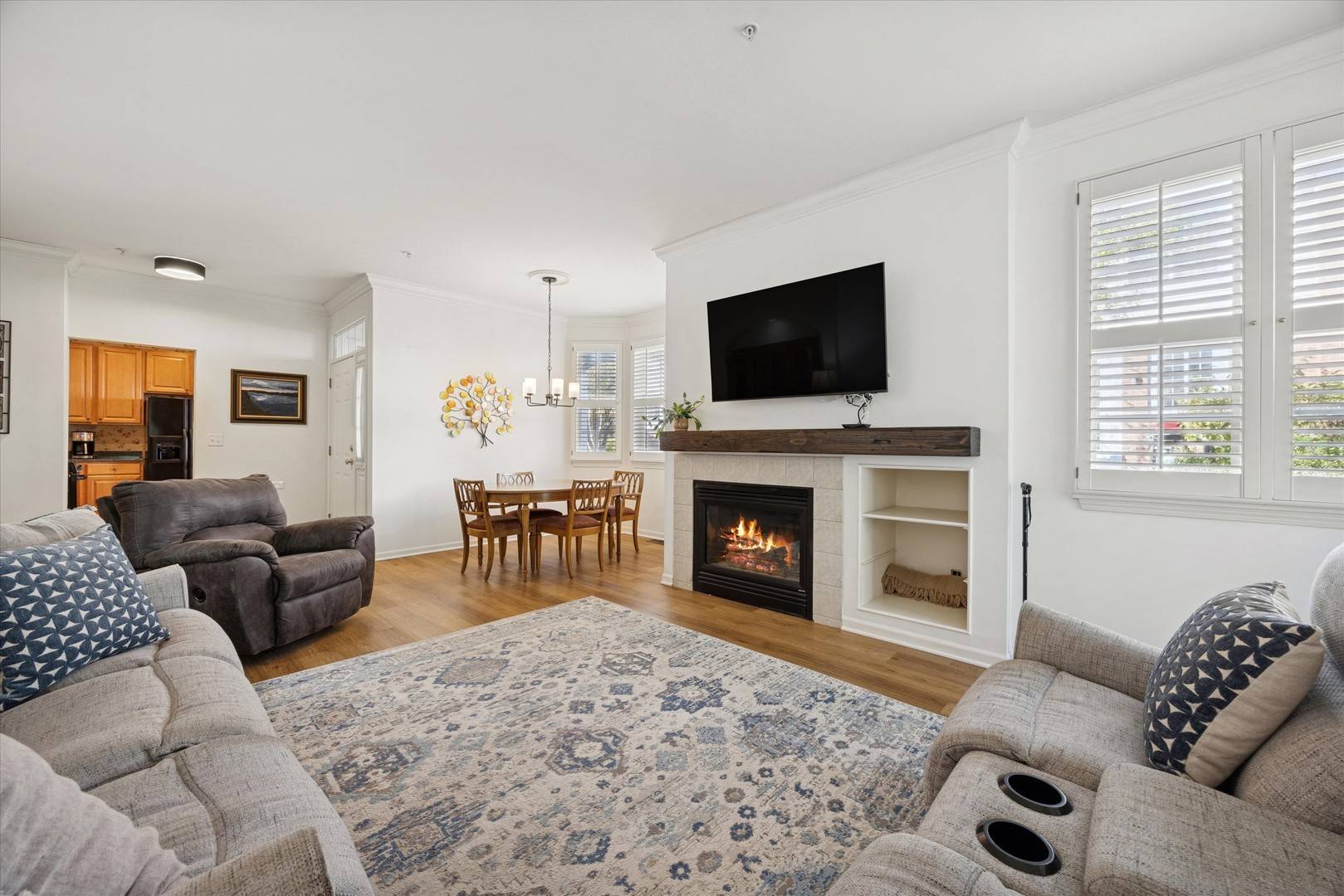 Westchester, IL 60154,2507 Camberley CIR #1-810