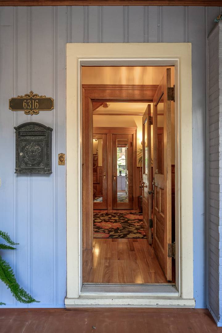 Chicago, IL 60660,6316 N Magnolia AVE