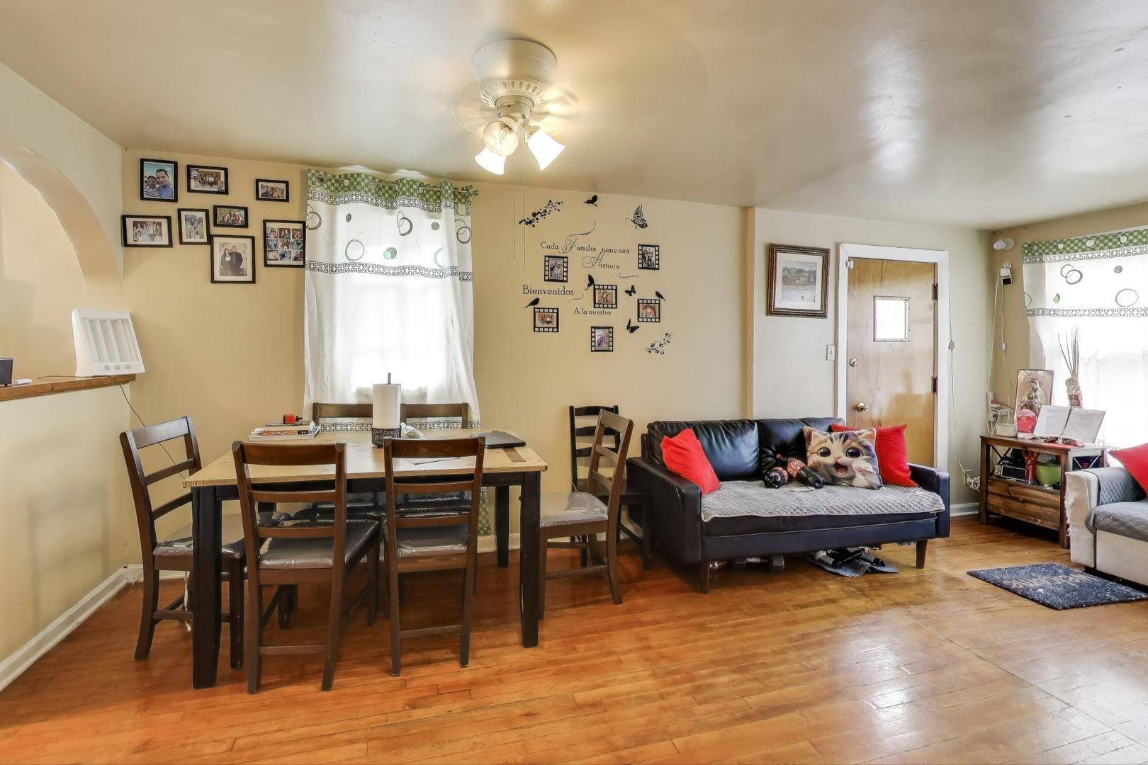 Chicago, IL 60625,Address not disclosed