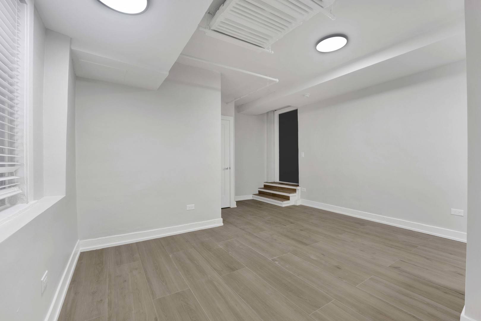 Chicago, IL 60657,2959 N Damen AVE #1L