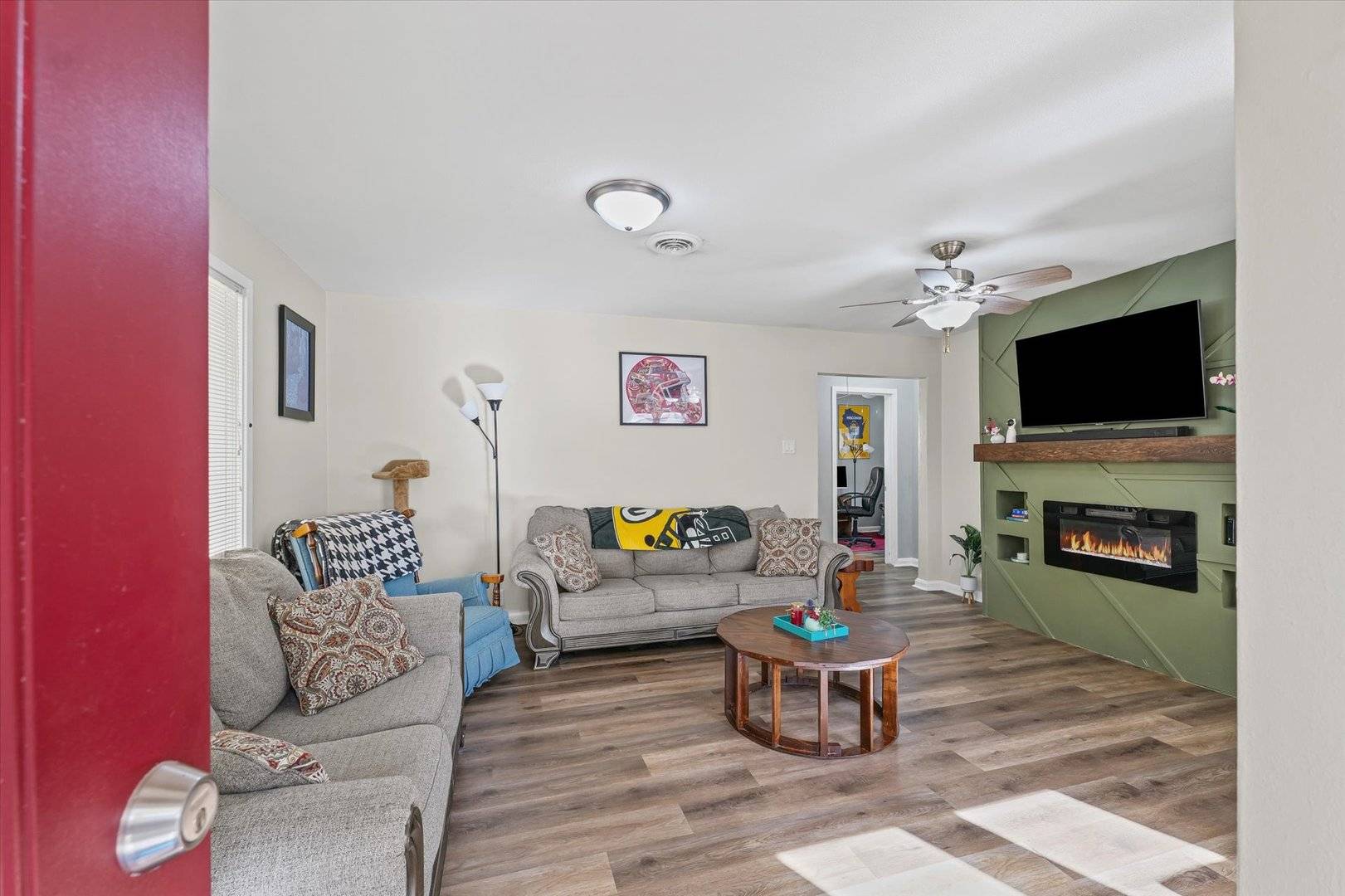 Urbana, IL 61801,602 E Washington ST