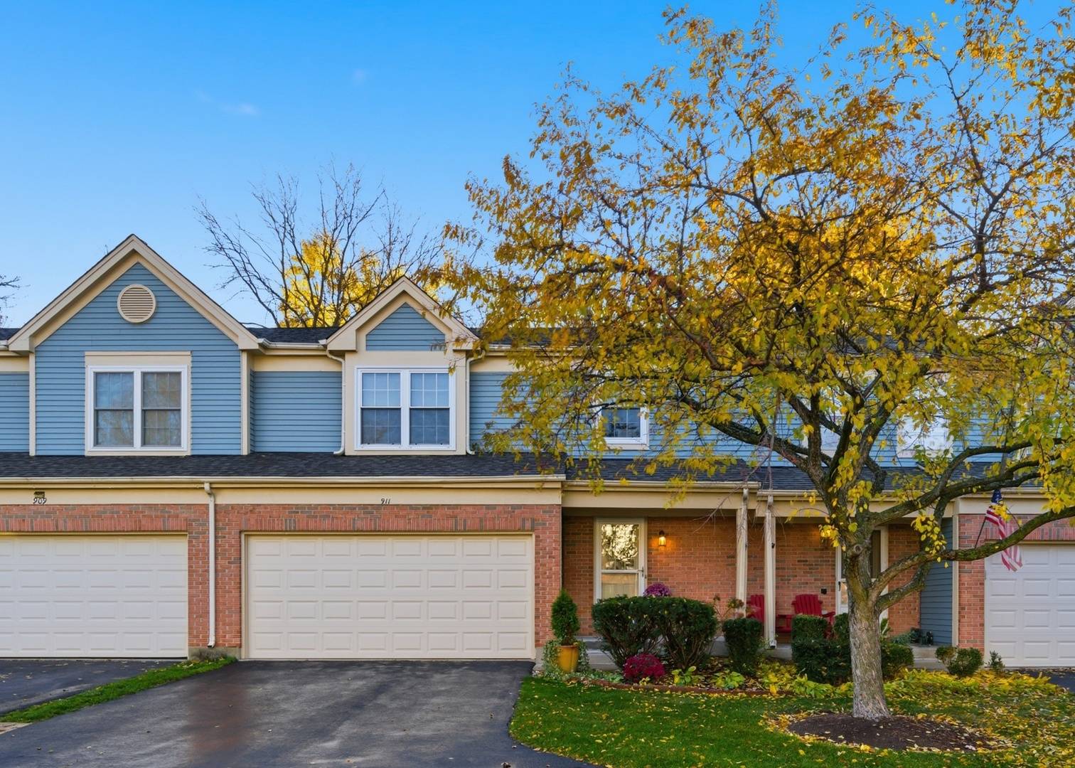 Algonquin, IL 60102,911 Old Oak CIR