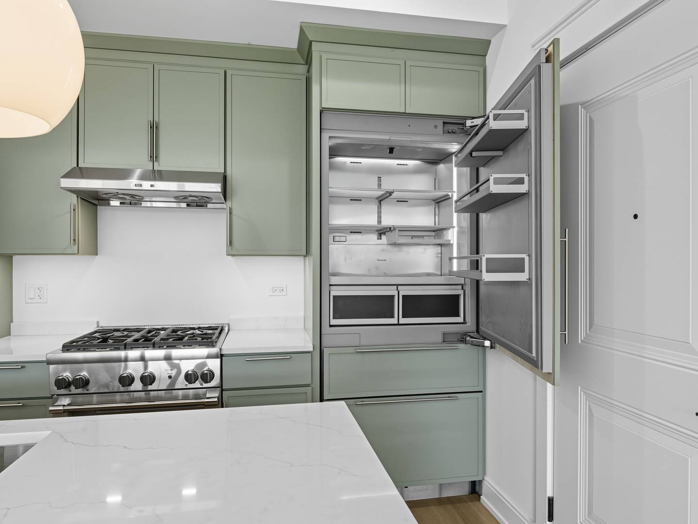 Chicago, IL 60638,2471 N Clybourn AVE #1