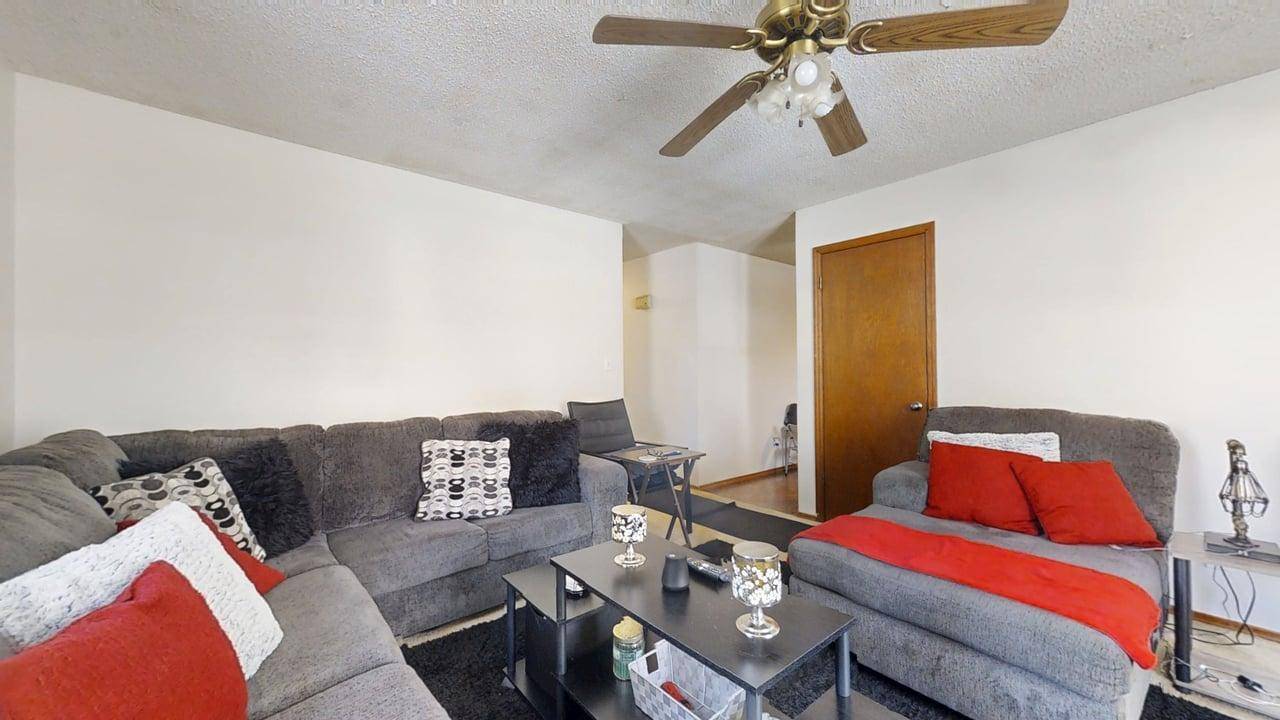 Champaign, IL 61822,614 Creve Coeur DR