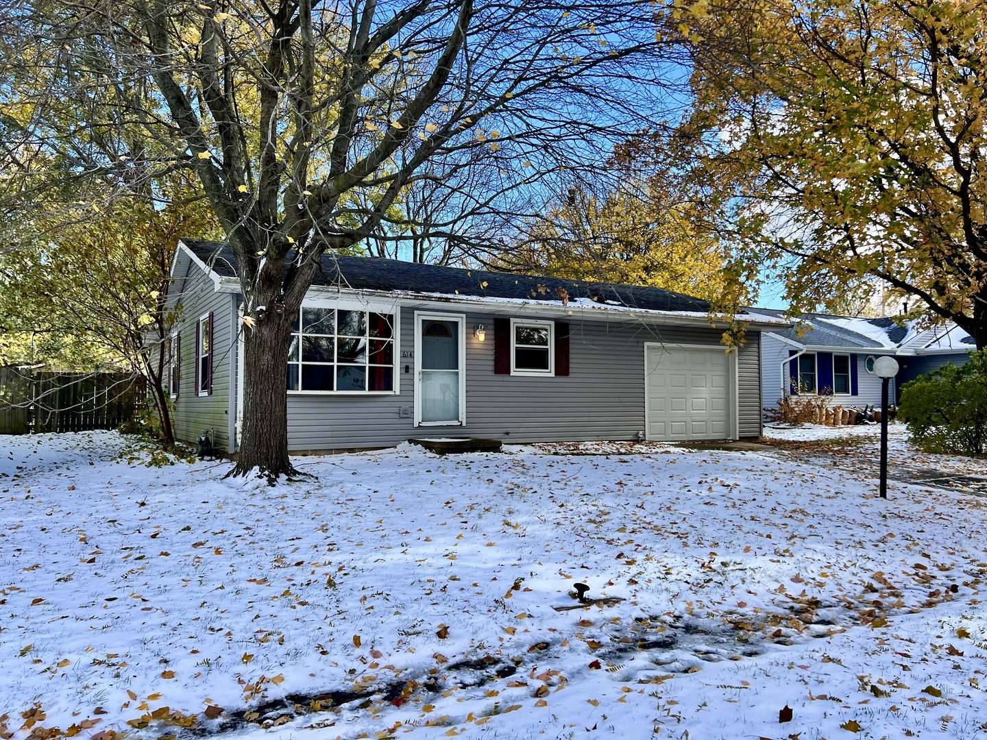 Champaign, IL 61822,614 Creve Coeur DR