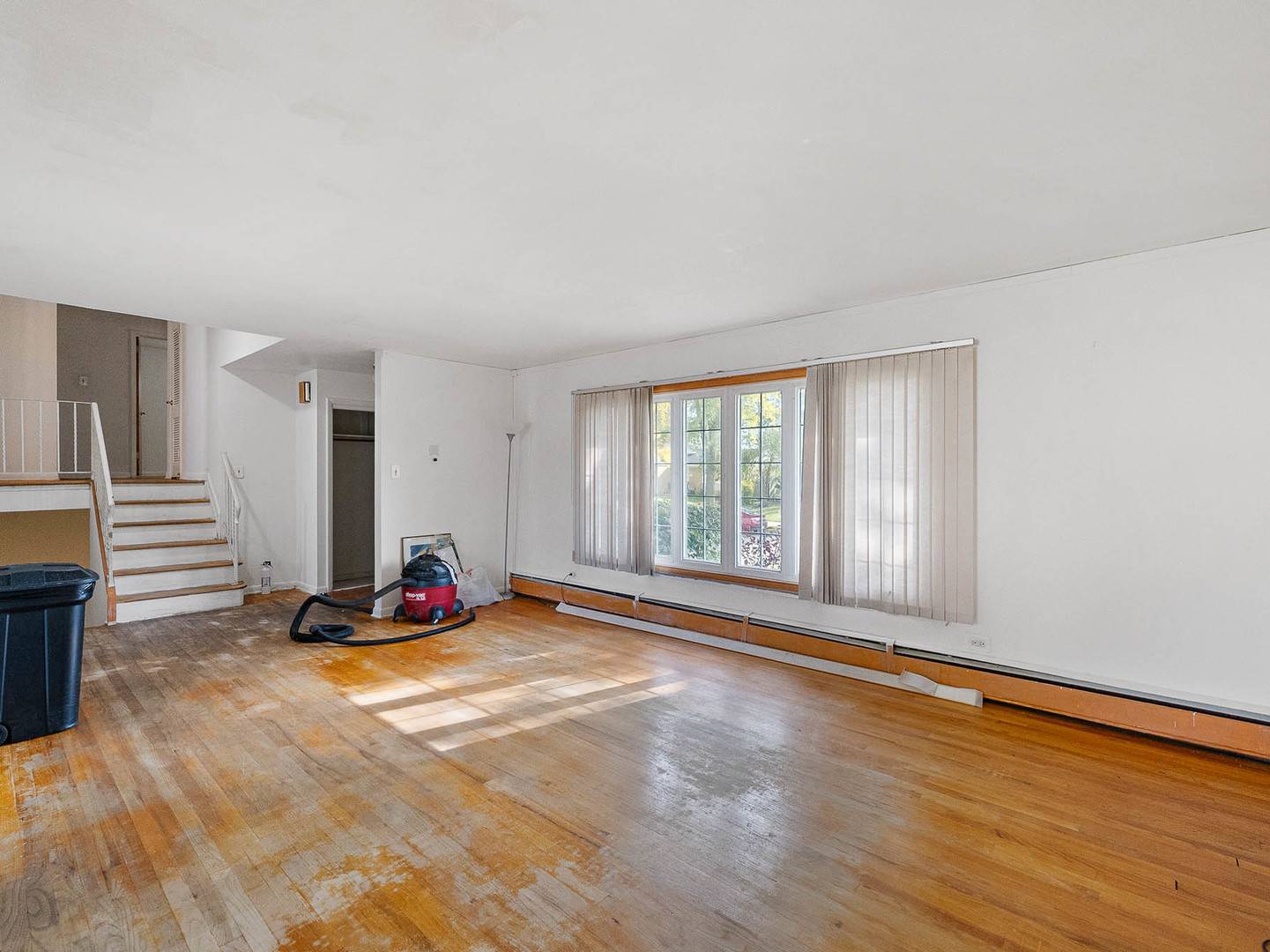 Melrose Park, IL 60160,291 Division ST