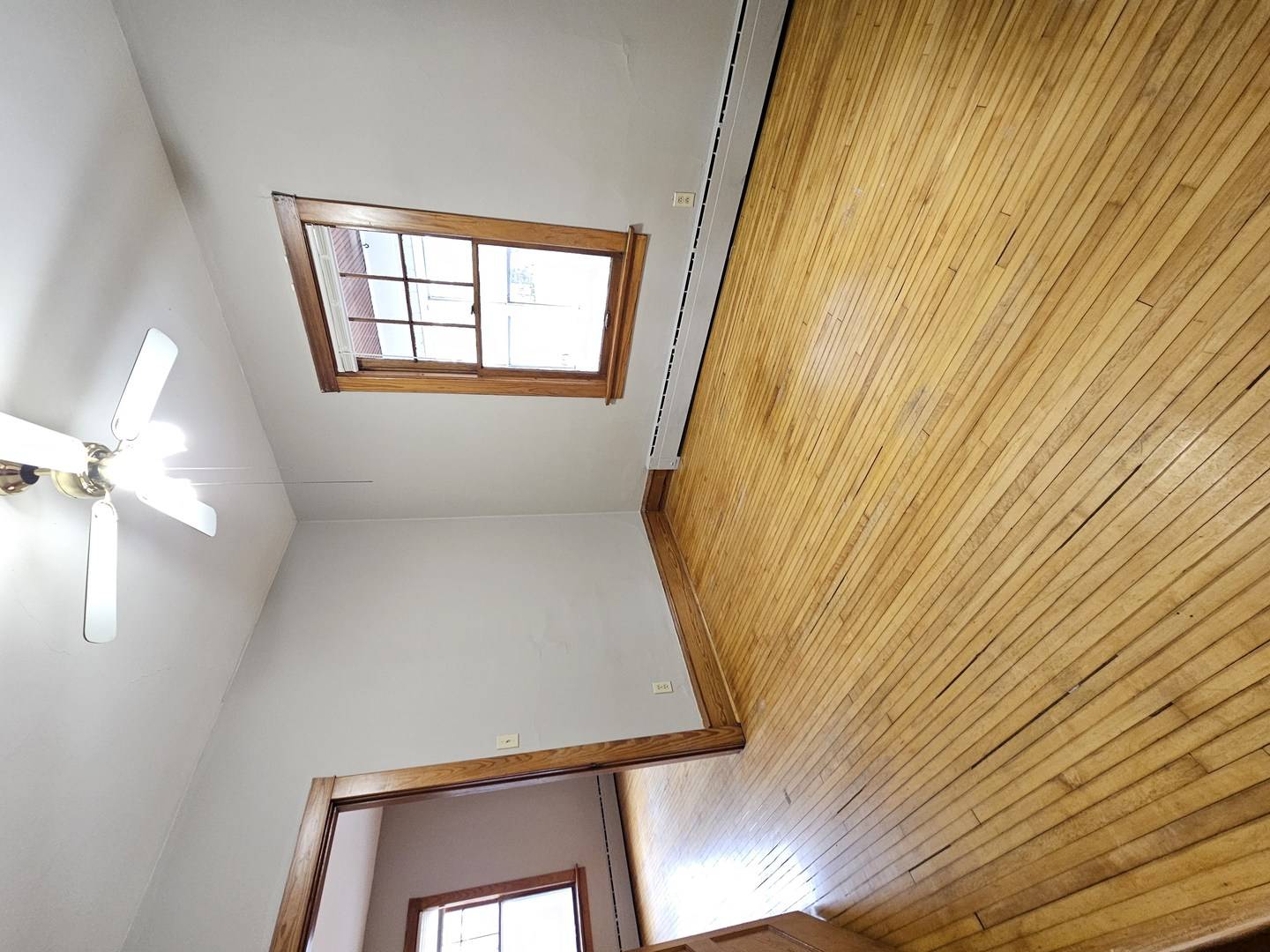 West Dundee, IL 60118,211 Edwards AVE #1