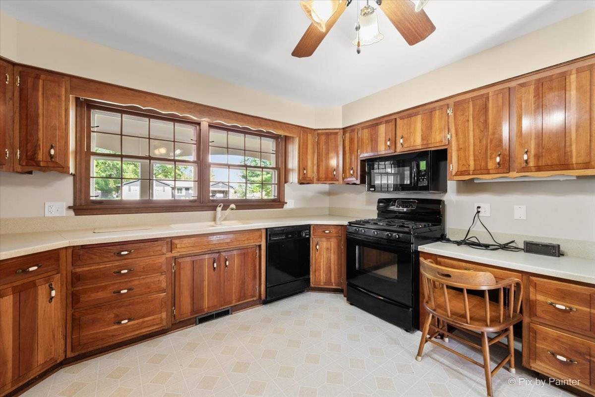 Aurora, IL 60506,977 Lindenwood DR