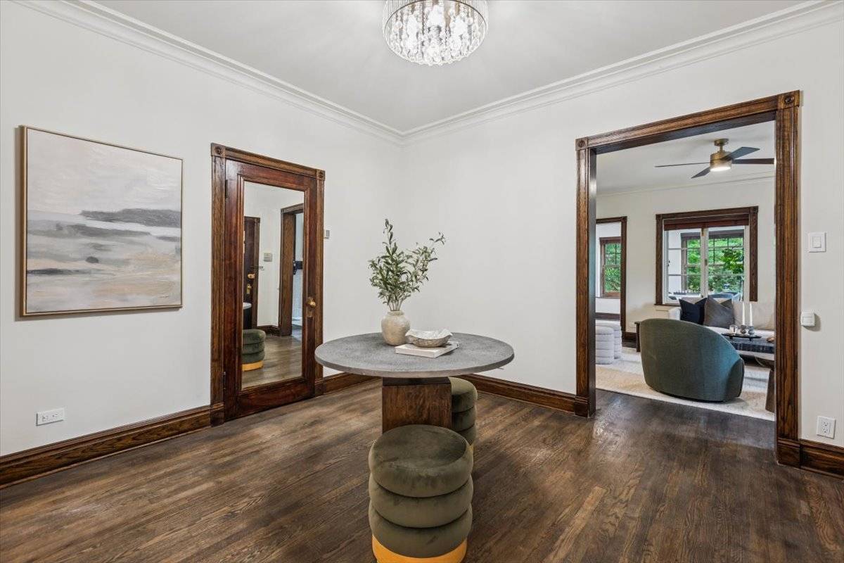 Chicago, IL 60640,4616 N Magnolia AVE #1