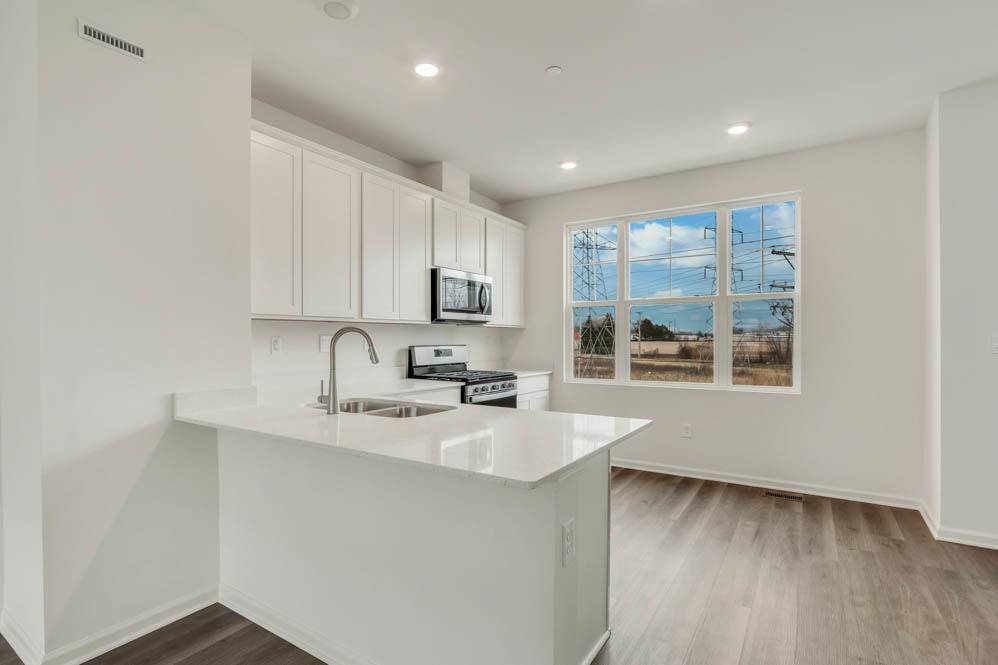 Mundelein, IL 60060,585 yosemite WAY