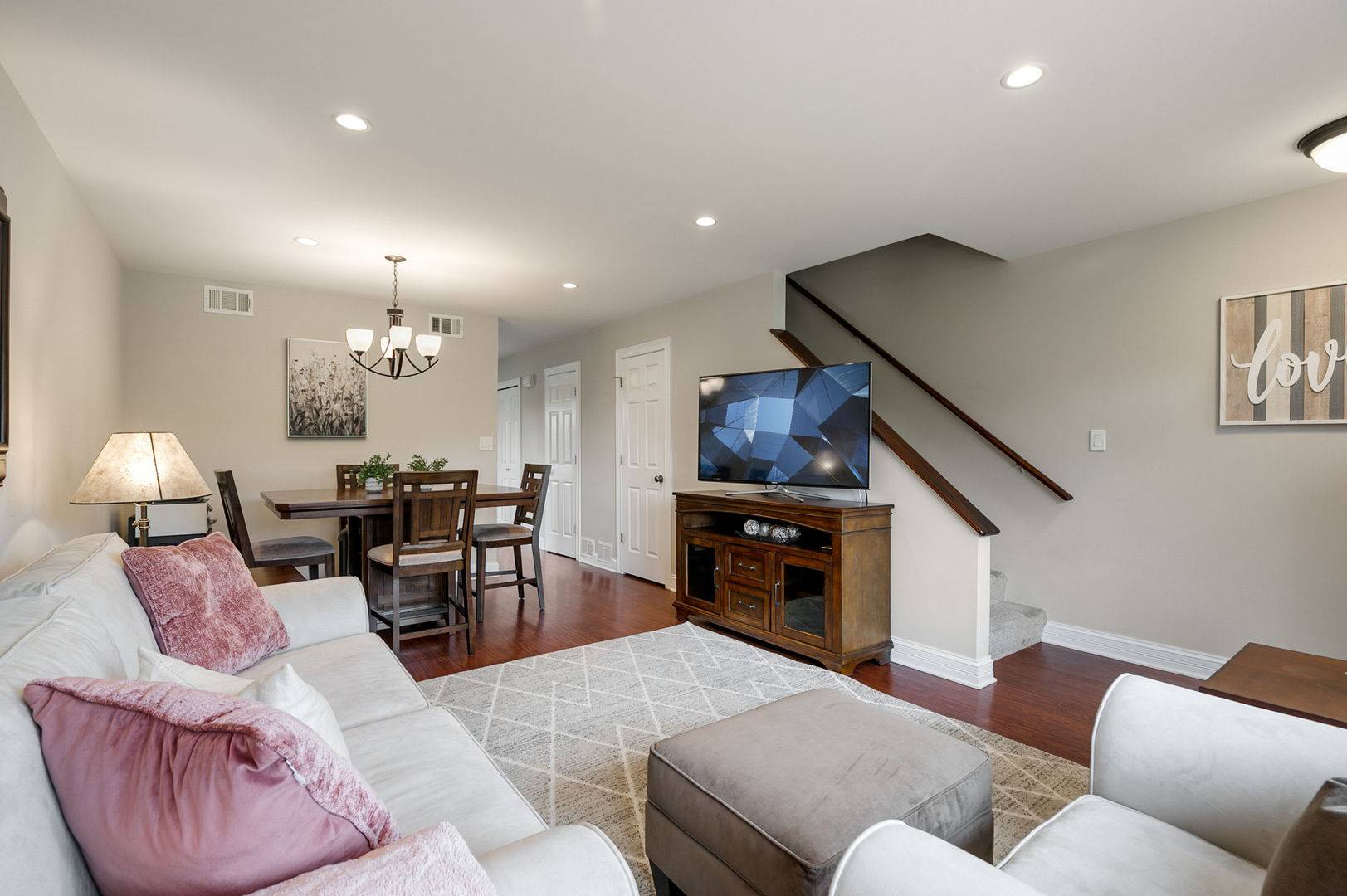 Gurnee, IL 60031,17438 W Walnut LN