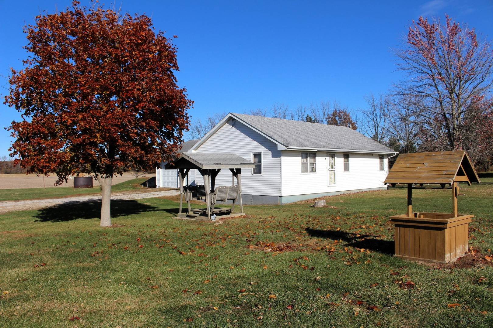 Dewitt, IL 61735,17395 Swisher Hill RD