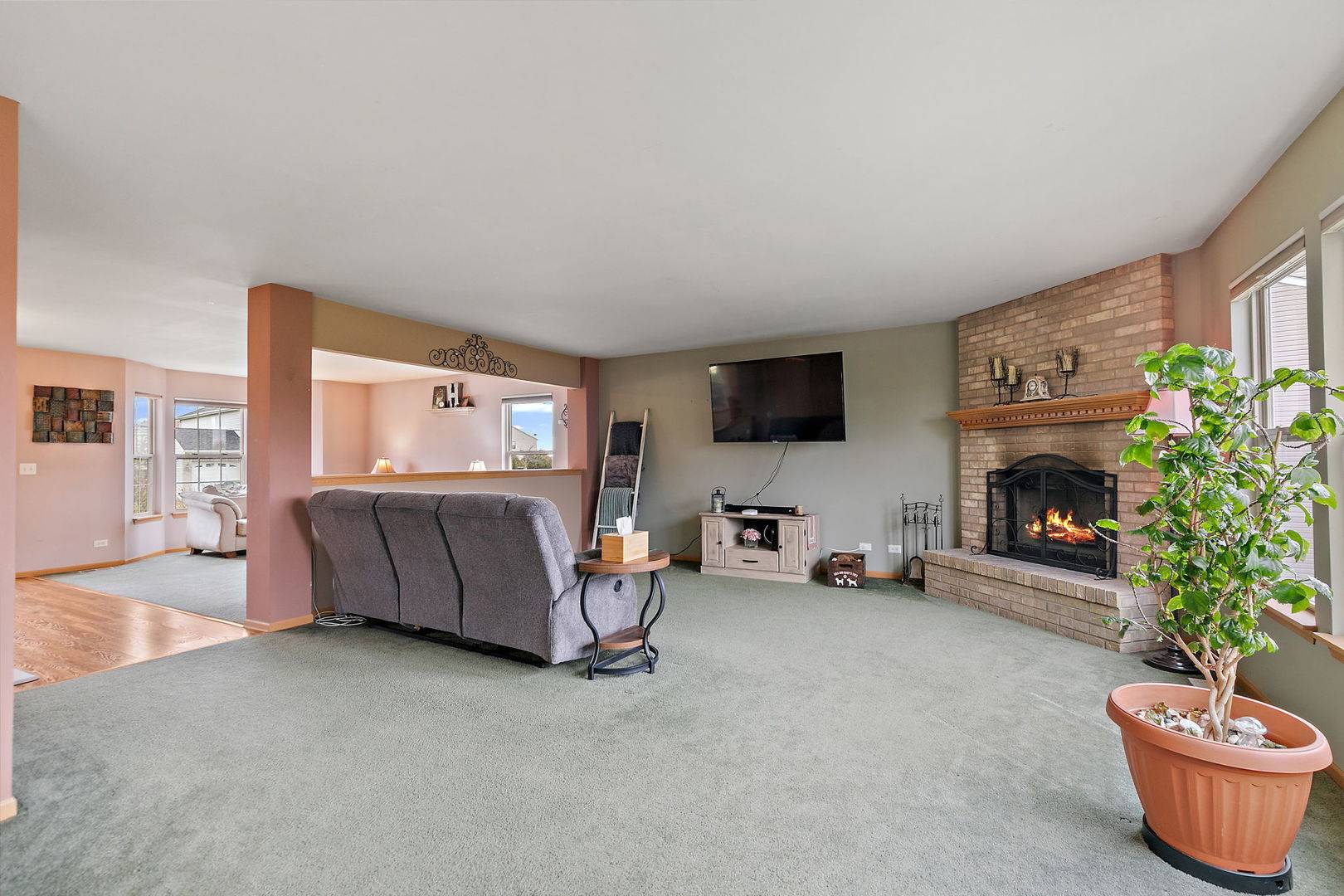 Marengo, IL 60152,489 spring DR