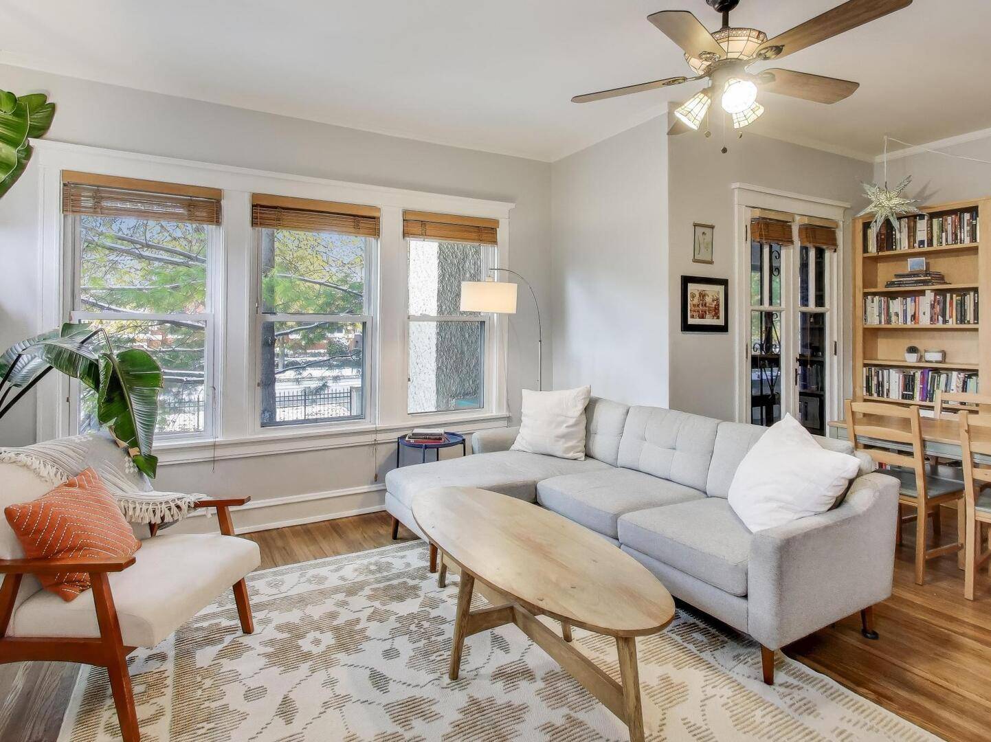 Oak Park, IL 60302,140 N Ridgeland AVE #1S