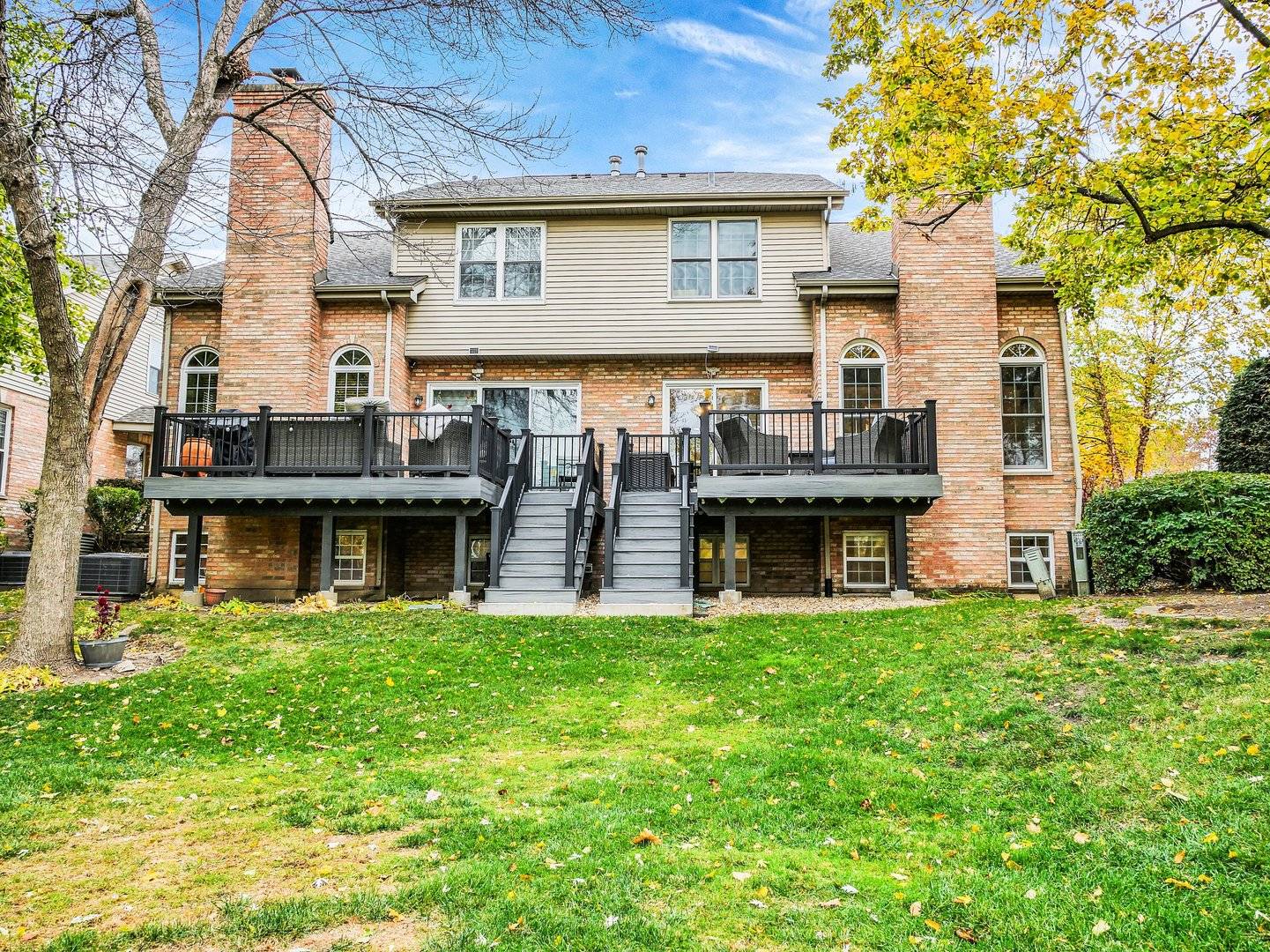 Roselle, IL 60172,853 Rosebud CT