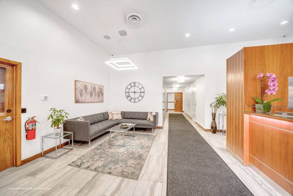 Chicago, IL 60660,6325 N Sheridan RD #1903