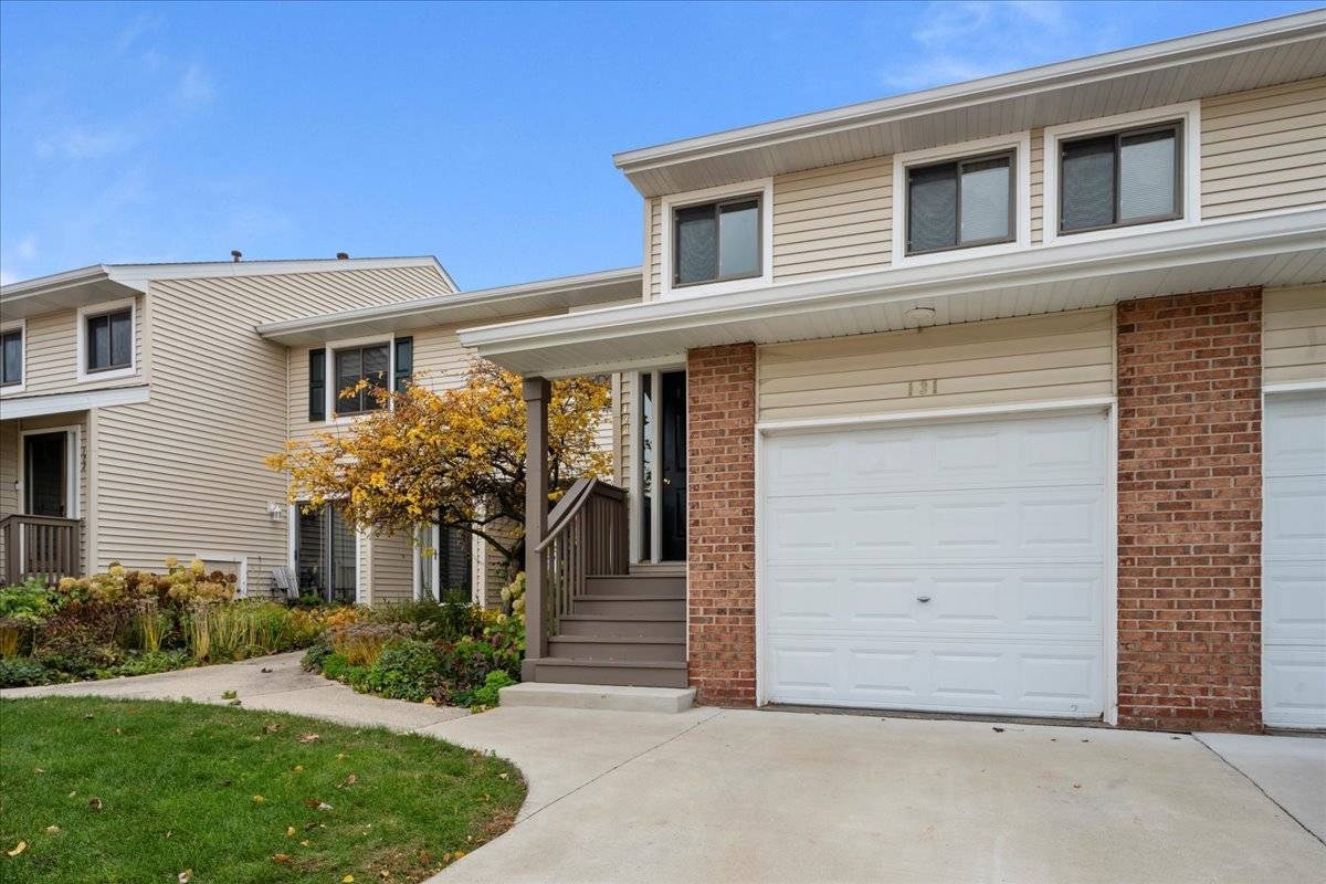 Buffalo Grove, IL 60089,131 Autumn CT #131