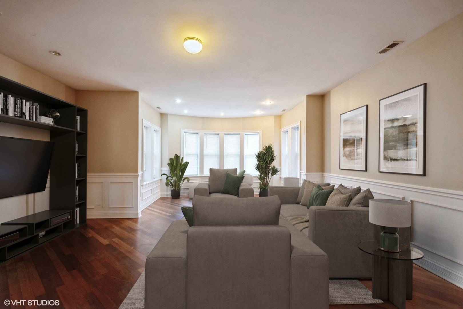 Chicago, IL 60649,7018 S PAXTON AVE #3N