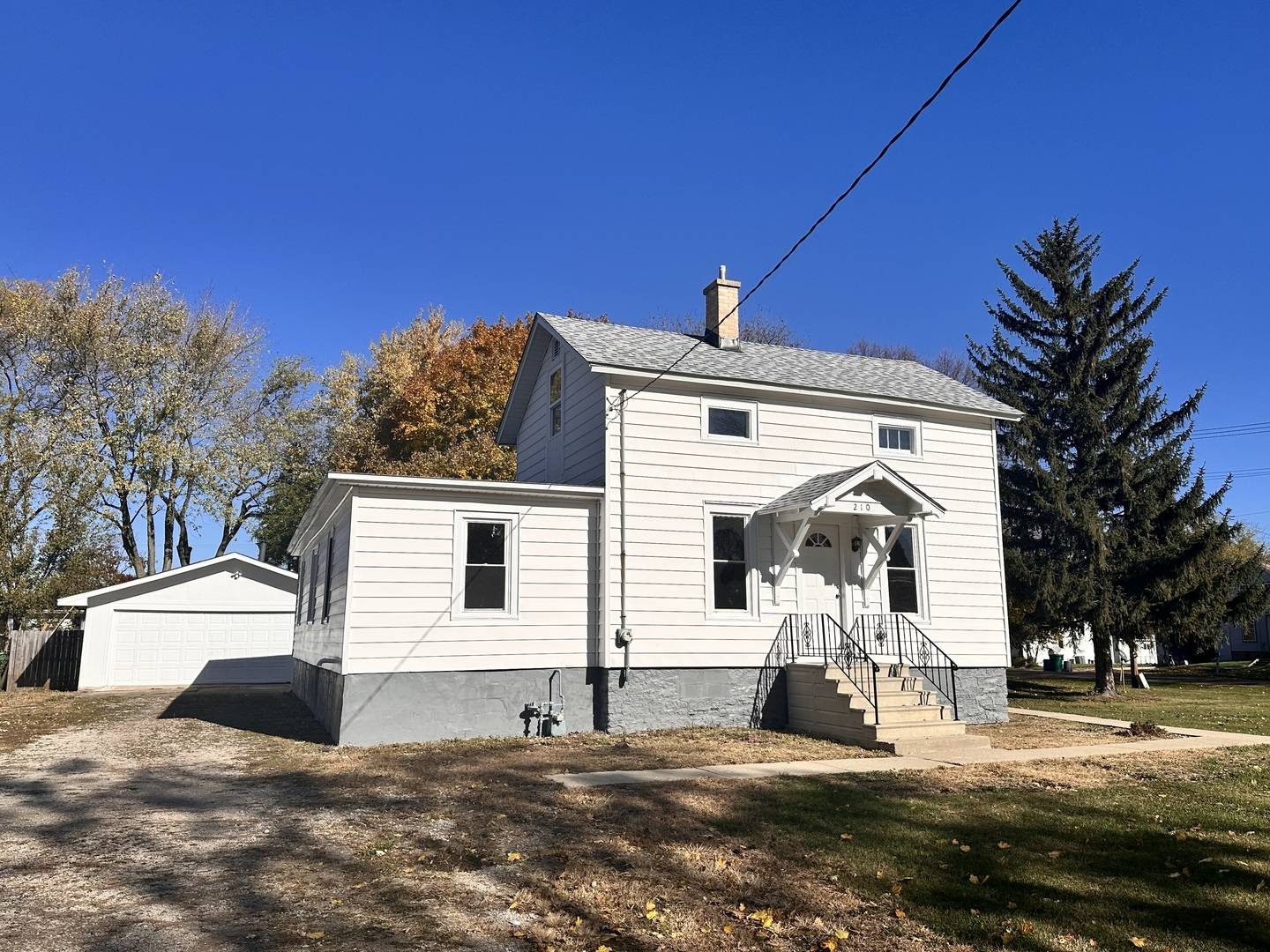 Leland, IL 60531,210 W Hall ST