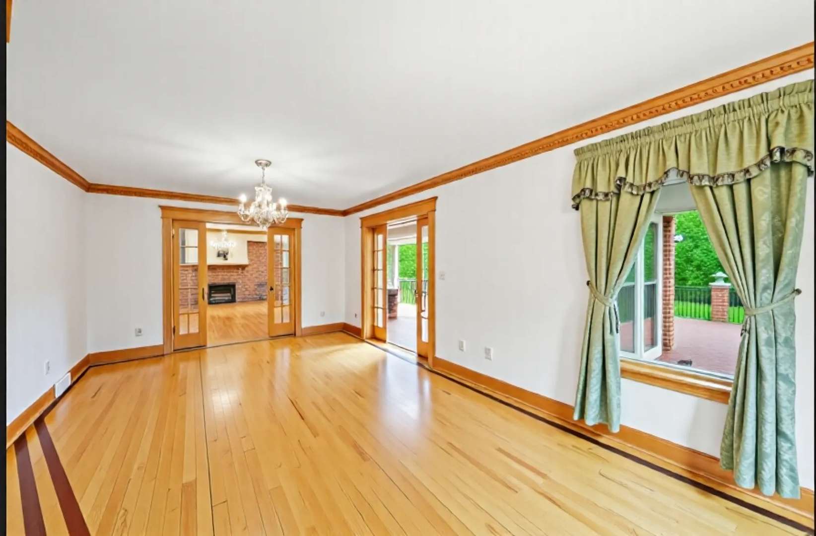 Lake Forest, IL 60045,300 N BRADLEY RD