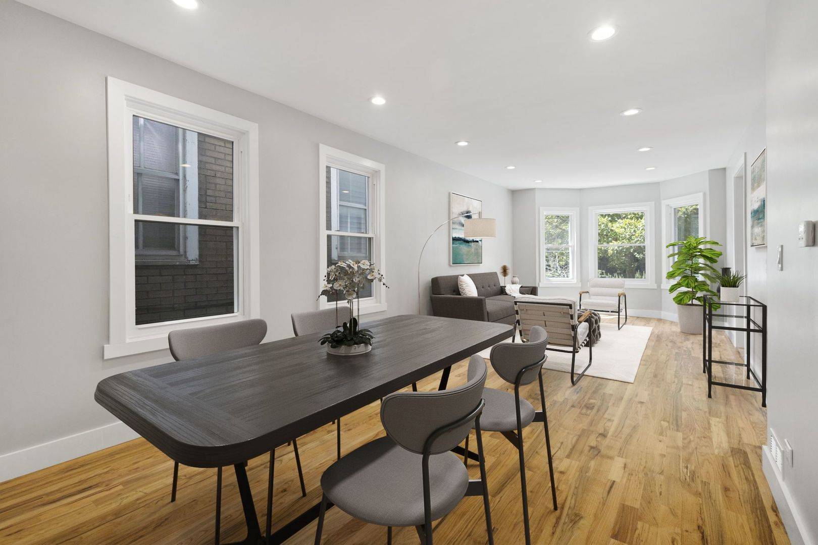 Chicago, IL 60660,6129 N RAVENSWOOD AVE #1