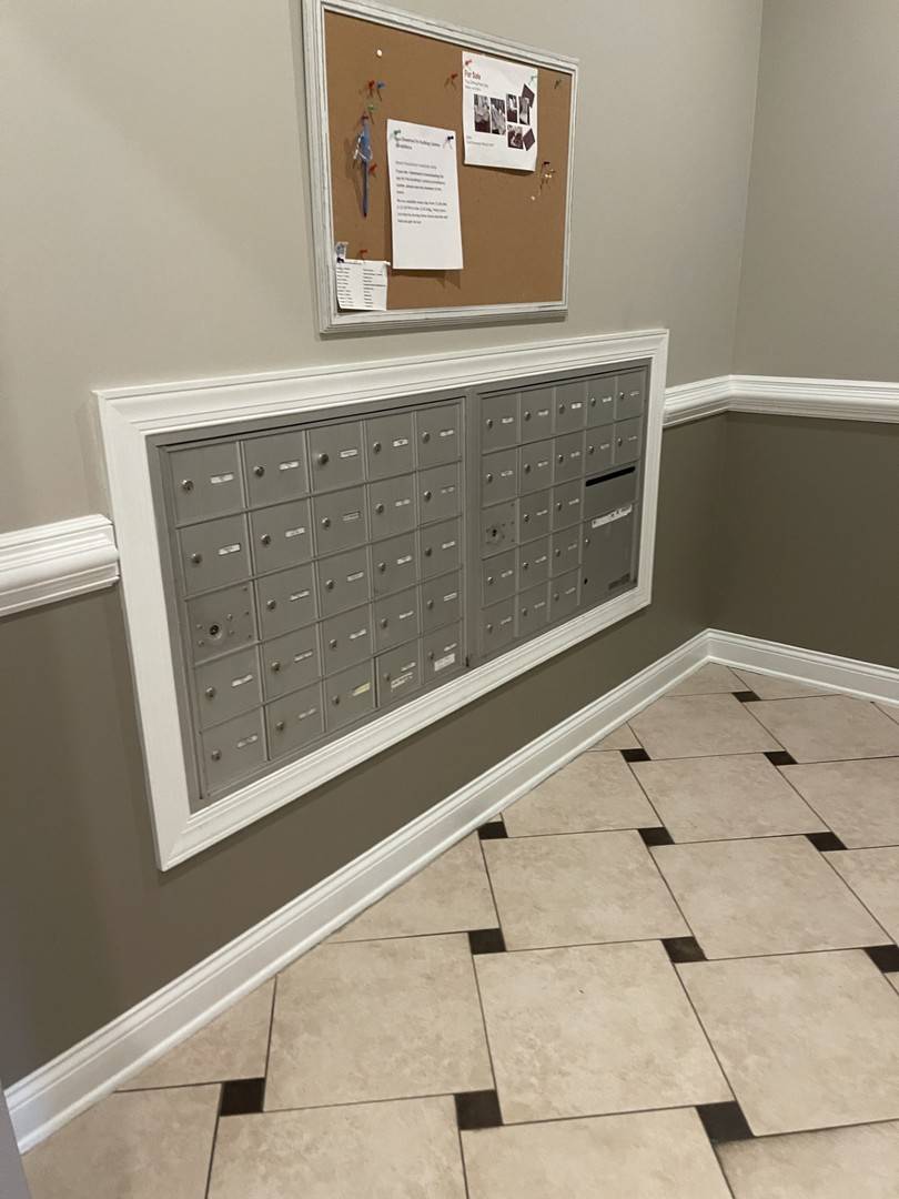 Addison, IL 60101,1210 N Foxdale DR #109