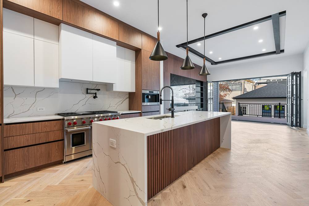 Chicago, IL 60618,3446 N Oakley AVE