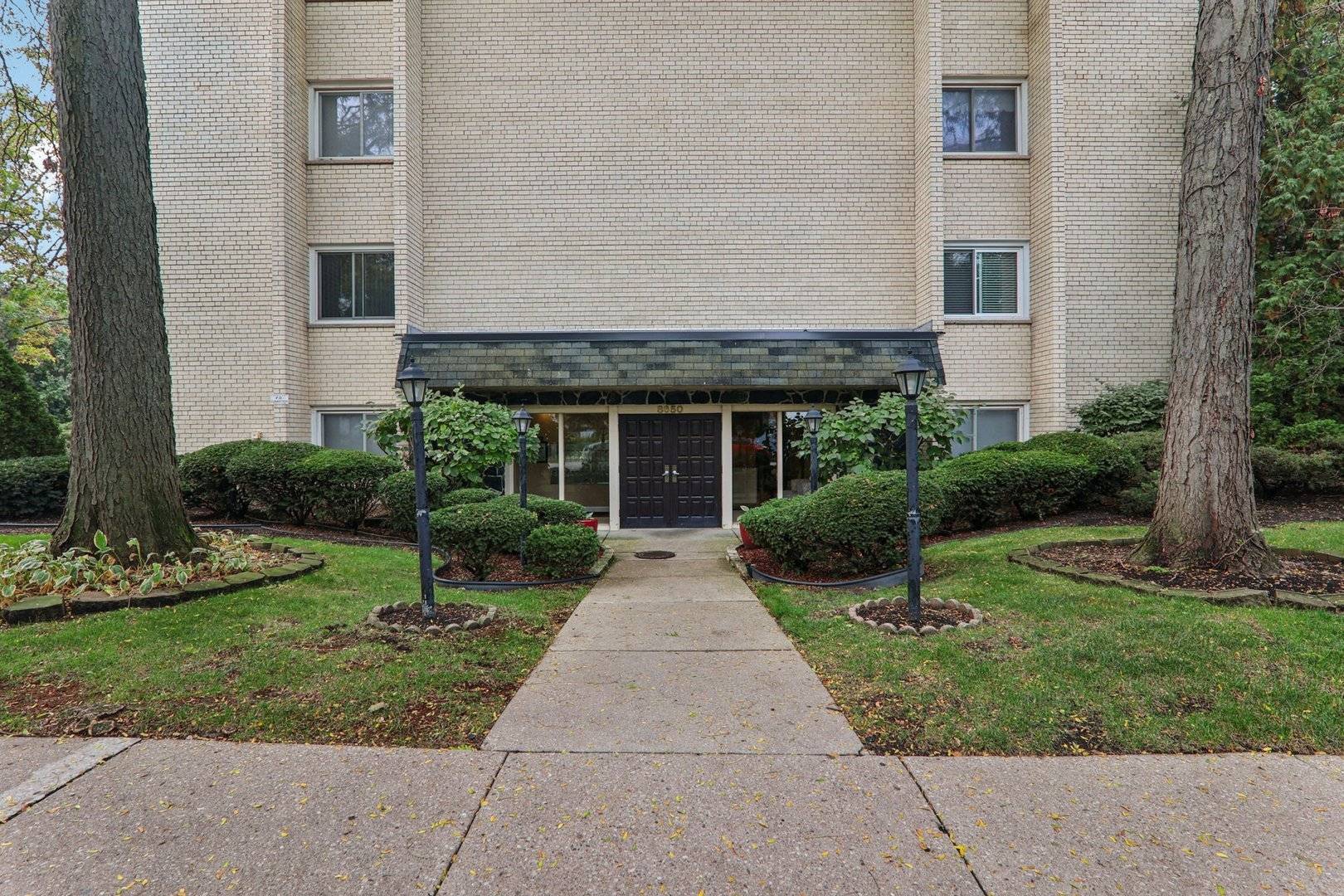 Morton Grove, IL 60053,8650 Ferris AVE #203