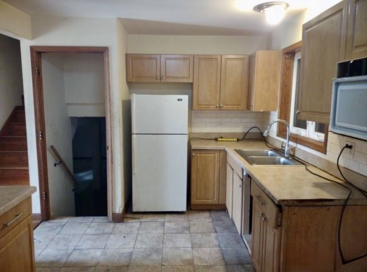 Chicago, IL 60617,9356 S Oglesby AVE