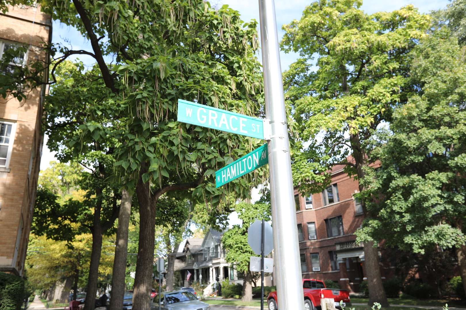 Chicago, IL 60618,2131 W Grace ST #2