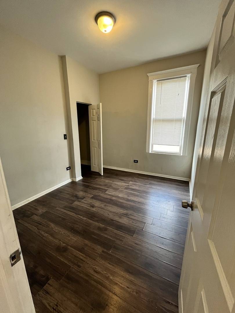 Chicago, IL 60637,847 E 65th ST #2