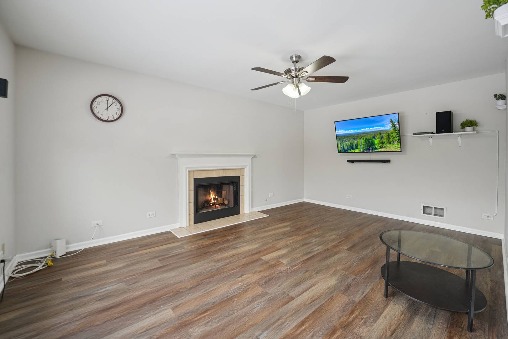 Waukegan, IL 60085,4506 W Forest AVE