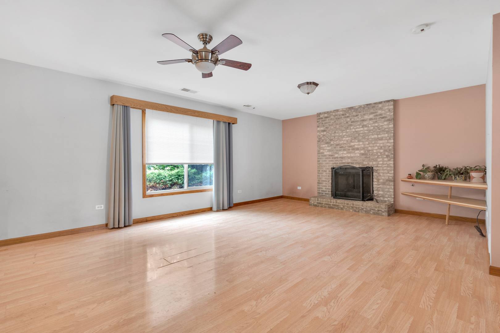 Joliet, IL 60431,1315 Gilray DR