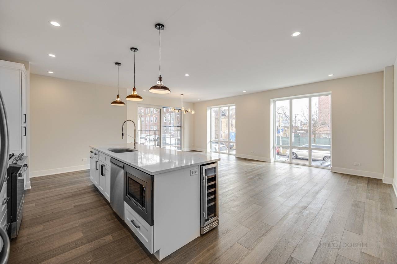 Chicago, IL 60651,1204 N Spaulding AVE #1N