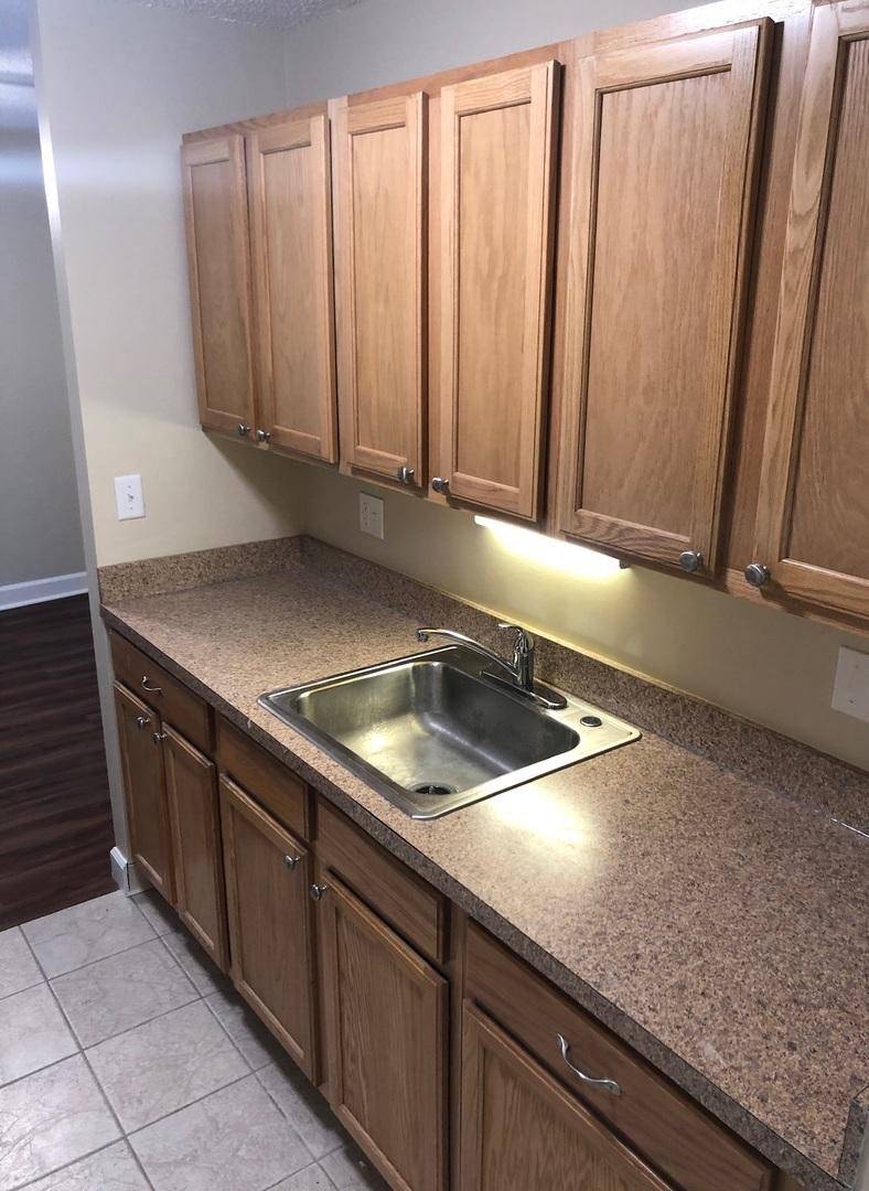 Bensenville, IL 60106,1043 S York RD #208