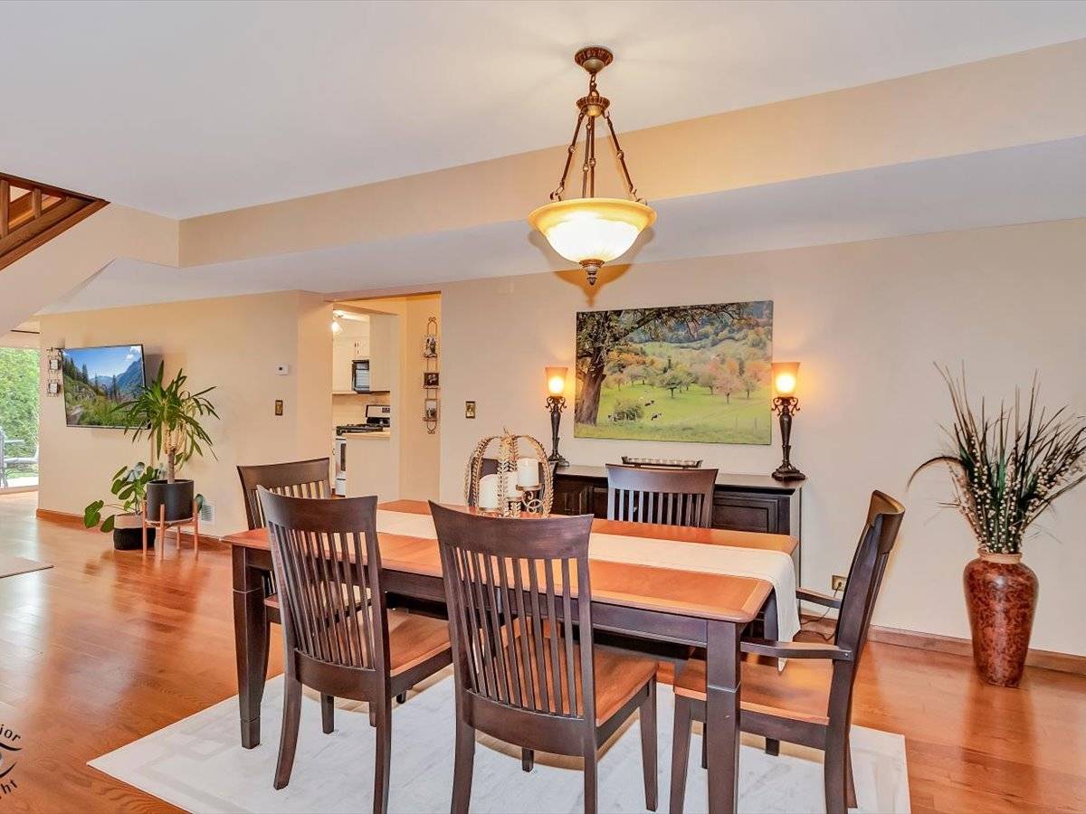 Darien, IL 60561,8300 Highpoint CIR #F