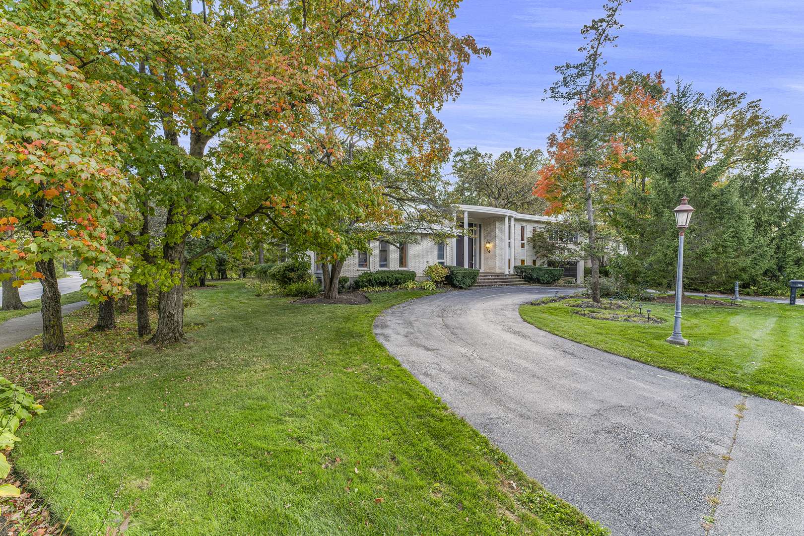 Highland Park, IL 60035,1210 North AVE