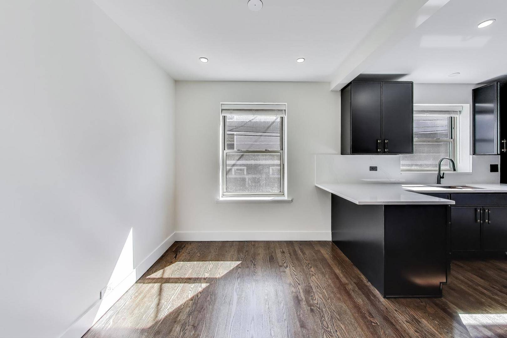 Chicago, IL 60640,4947 N WOLCOTT AVE #1B