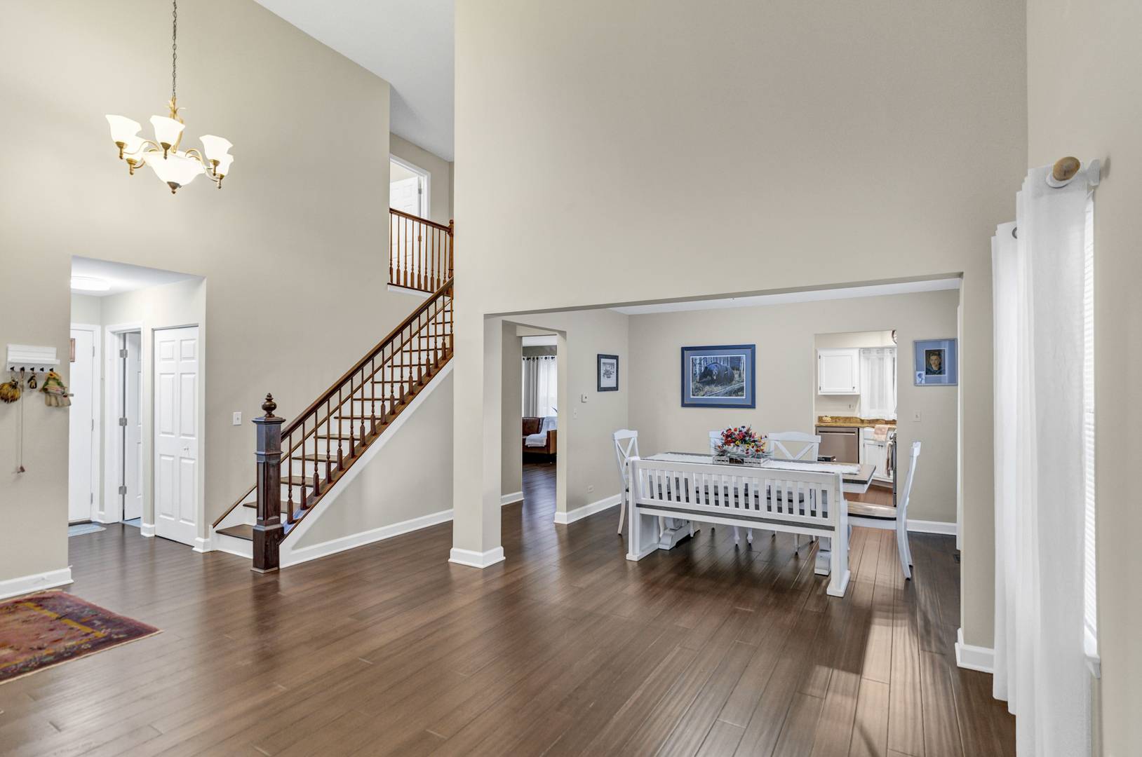 Carpentersville, IL 60110,944 Cortney DR